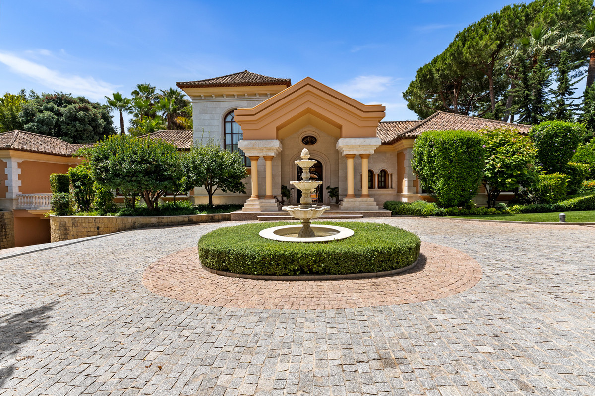 Huis te koop in Guadalmina Baja | 8 slaapkamers H5368981