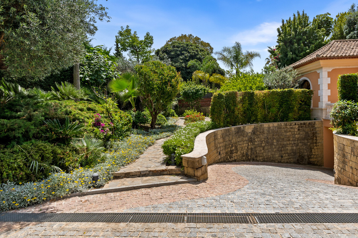 Huis te koop in Guadalmina Baja | 8 slaapkamers H5368981