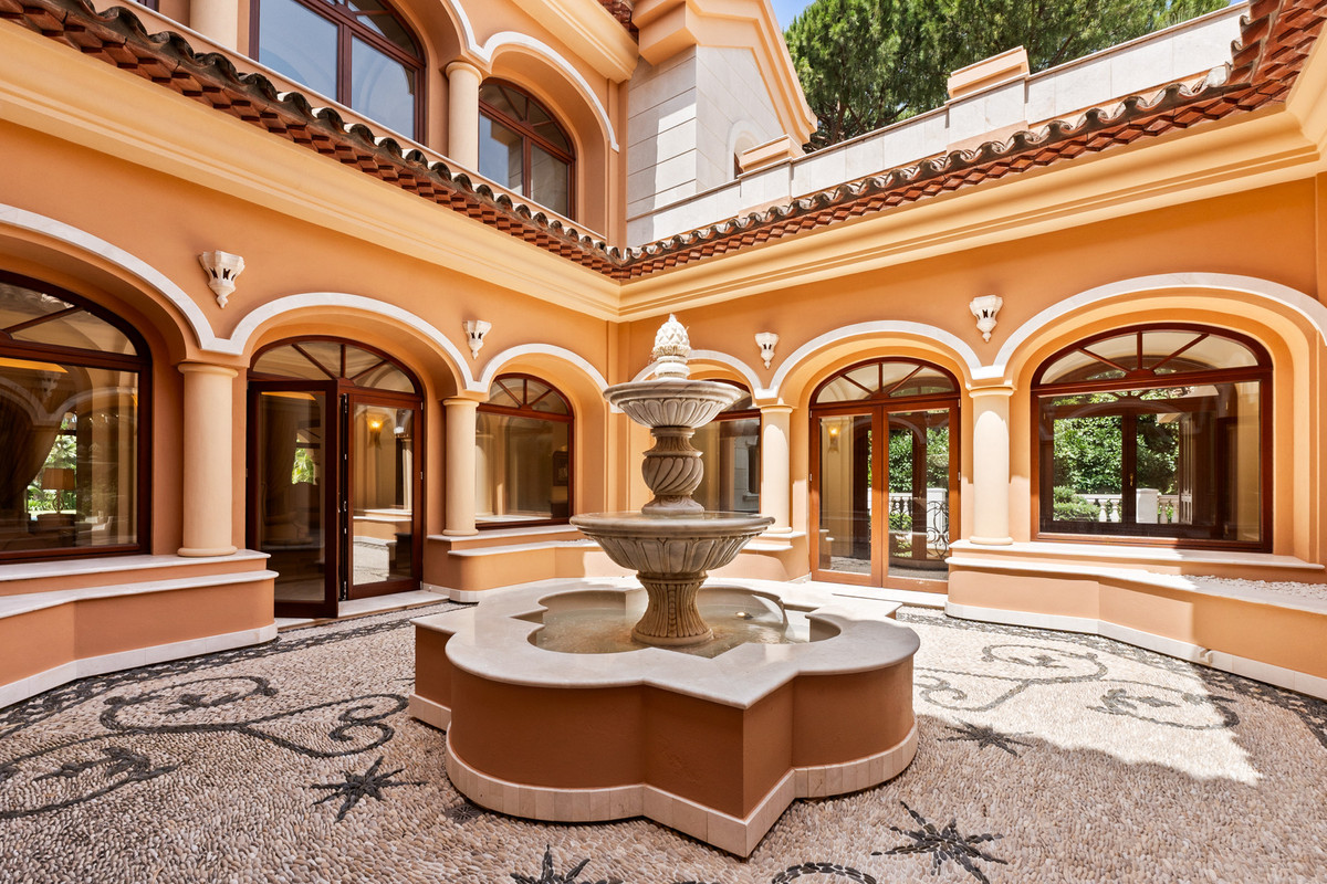 Huis te koop in Guadalmina Baja | 8 slaapkamers H5368981