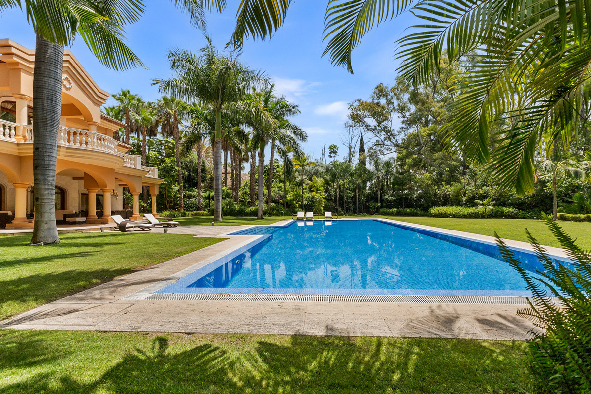 Huis te koop in Guadalmina Baja | 8 slaapkamers H5368981