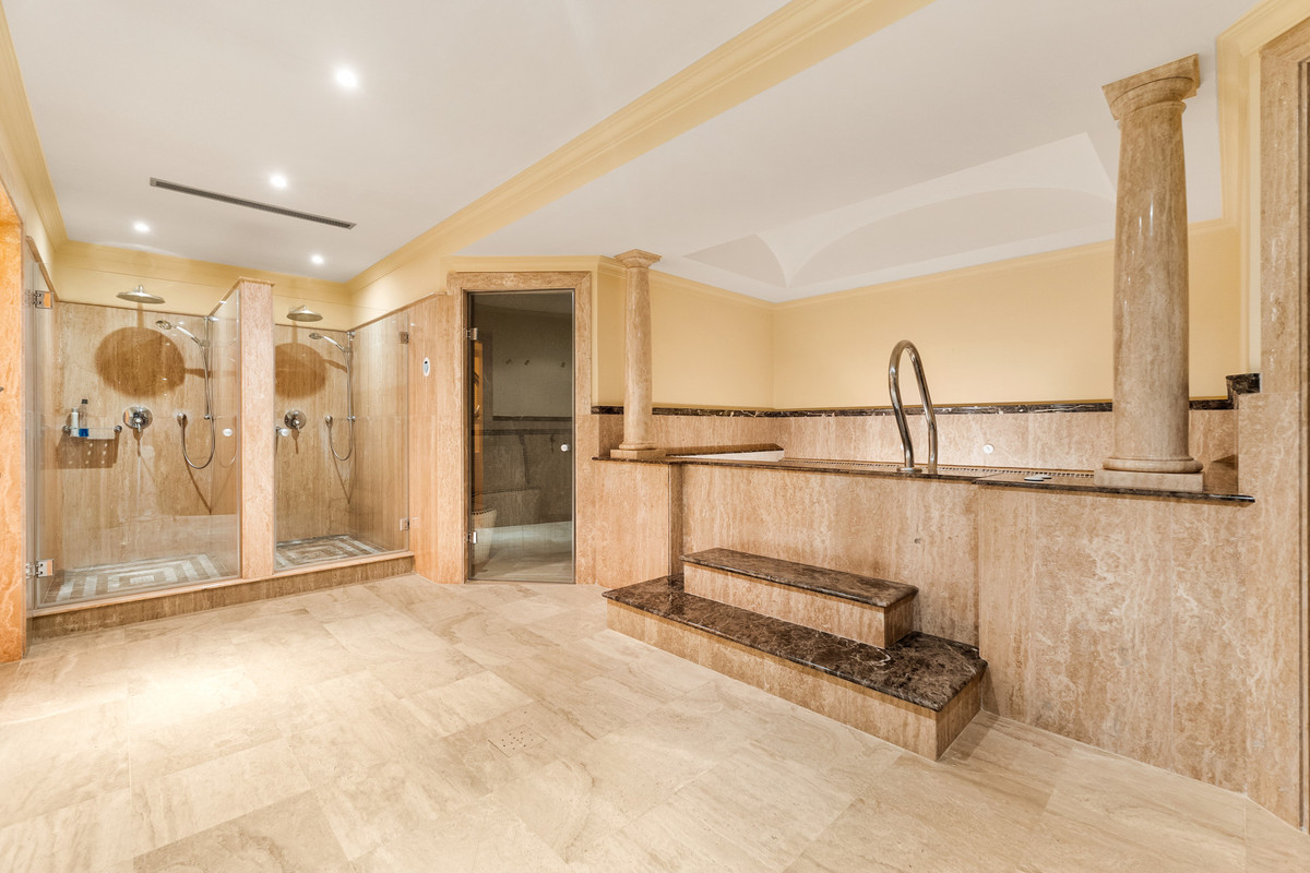 Huis te koop in Guadalmina Baja | 8 slaapkamers H5368981