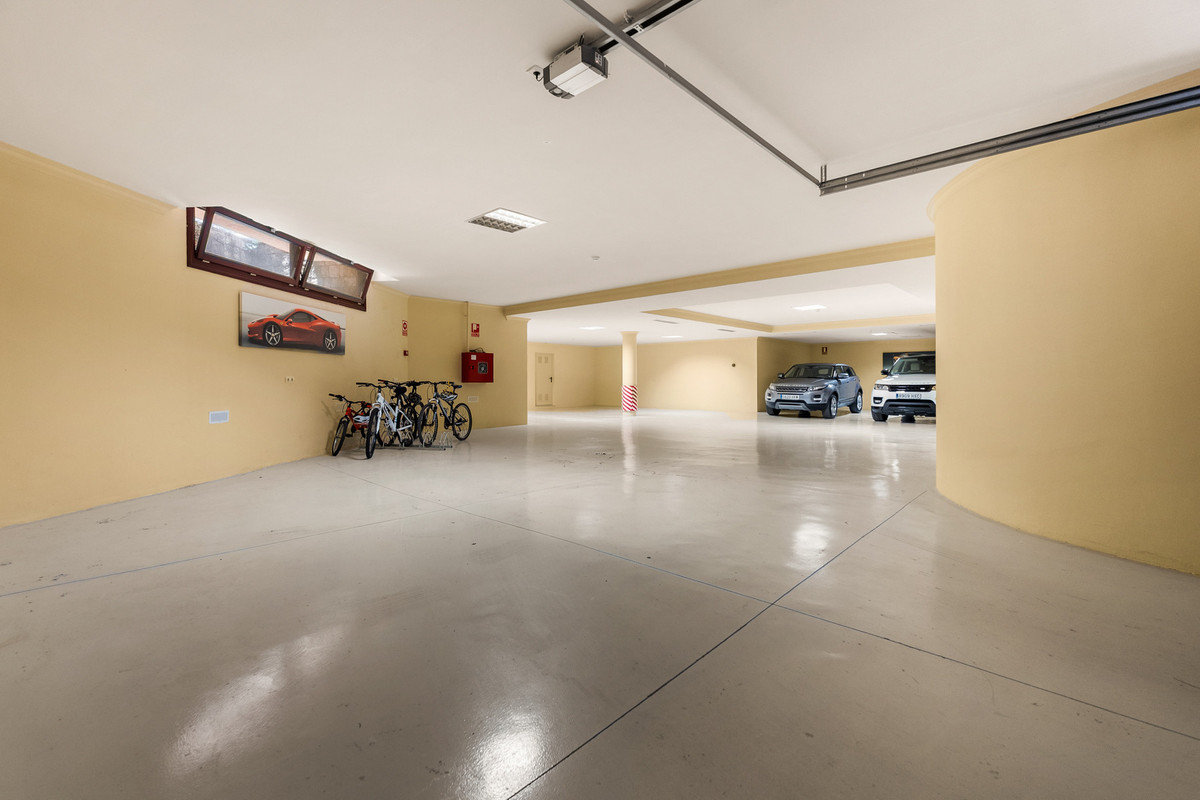 Huis te koop in Guadalmina Baja | 8 slaapkamers H5368981