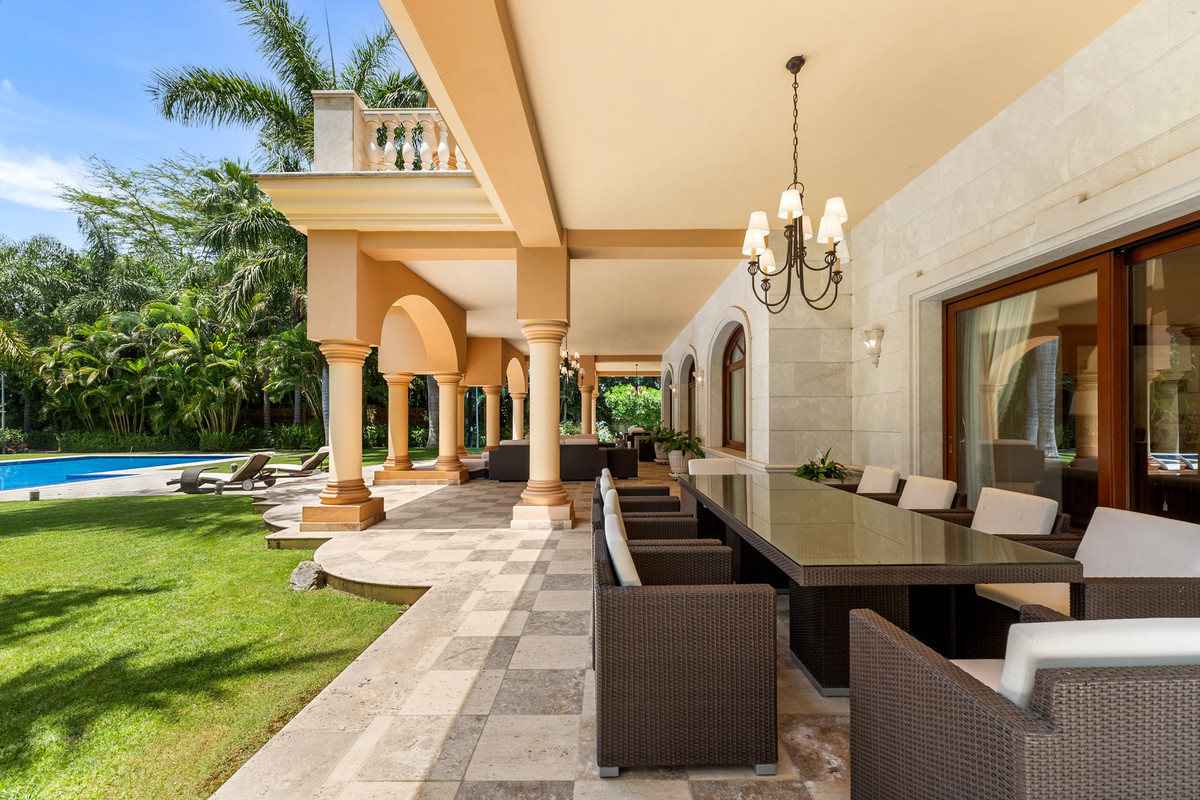 Huis te koop in Guadalmina Baja | 8 slaapkamers H5368981