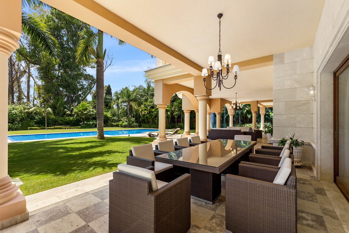 Huis te koop in Guadalmina Baja | 8 slaapkamers H5368981
