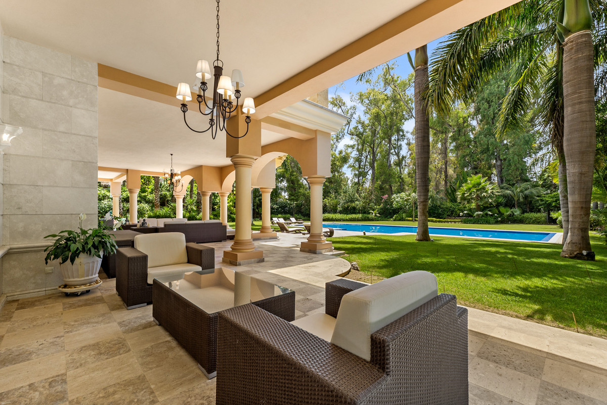 Huis te koop in Guadalmina Baja | 8 slaapkamers H5368981