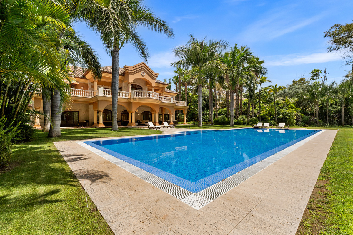 Huis te koop in Guadalmina Baja | 8 slaapkamers H5368981