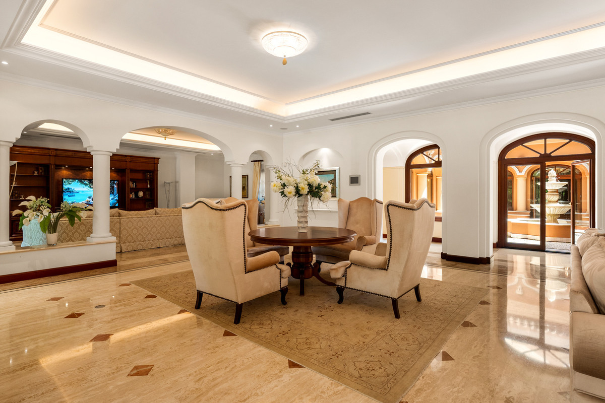 Huis te koop in Guadalmina Baja | 8 slaapkamers H5368981