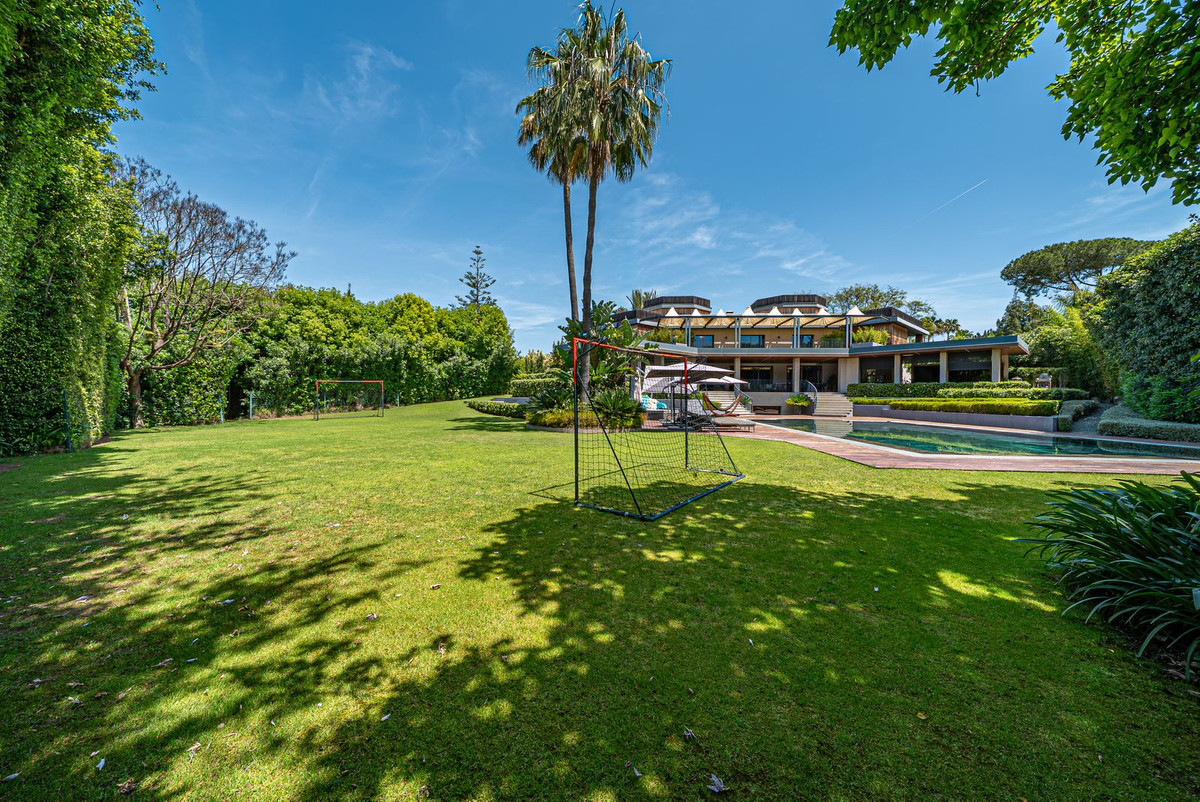 Huis te koop in Guadalmina Baja | 8 slaapkamers H5374861