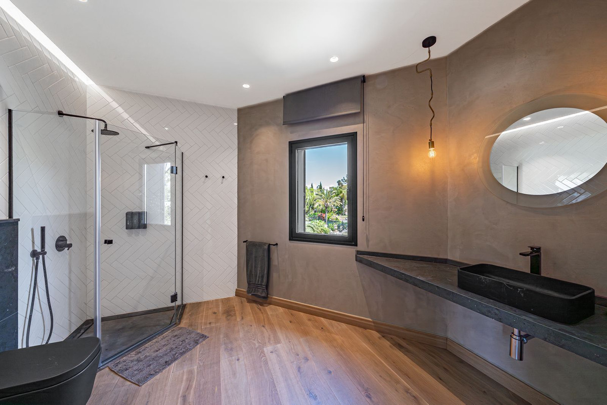 Huis te koop in Guadalmina Baja | 8 slaapkamers H5374861