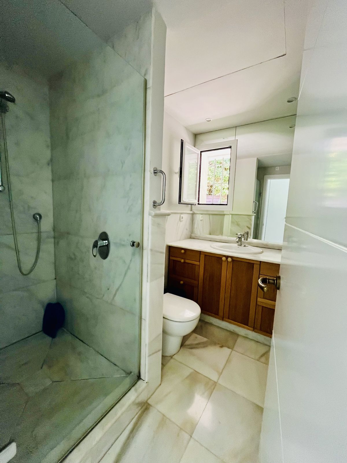 Huis te koop in Guadalmina Baja | 5 slaapkamers H5382502