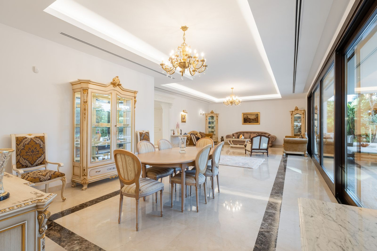 Huis te koop in Guadalmina Baja | 7 slaapkamers H5439553