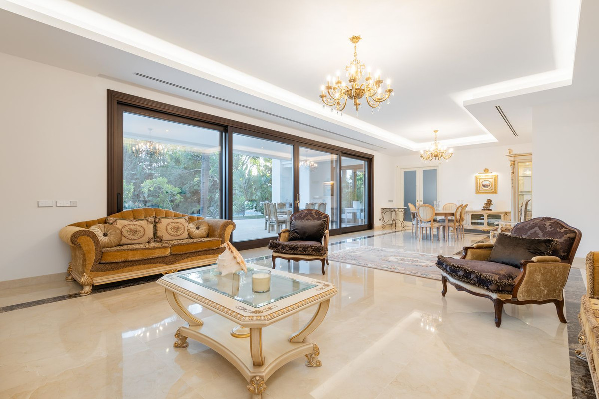 Huis te koop in Guadalmina Baja | 7 slaapkamers H5439553