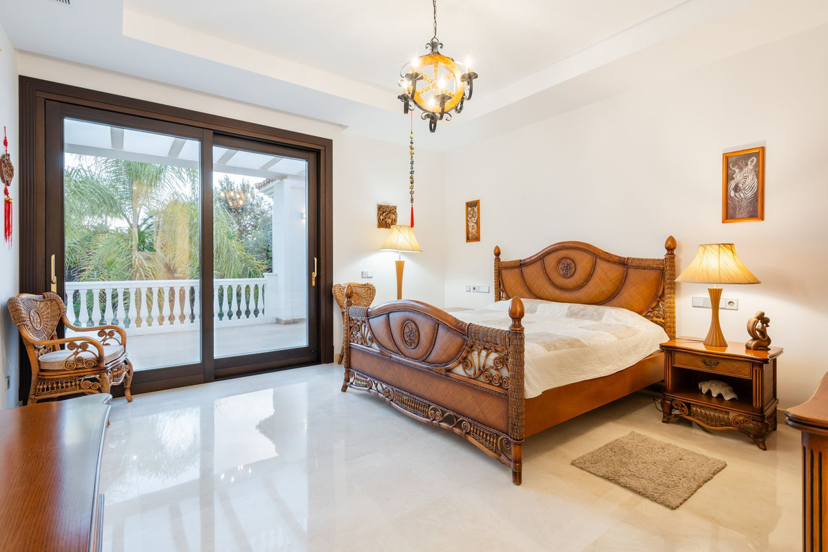 Huis te koop in Guadalmina Baja | 7 slaapkamers H5439553
