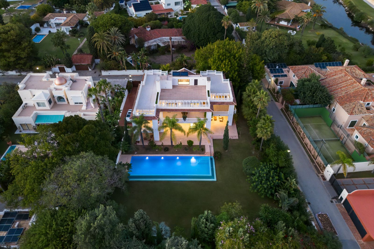 Huis te koop in Guadalmina Baja | 7 slaapkamers H5439553