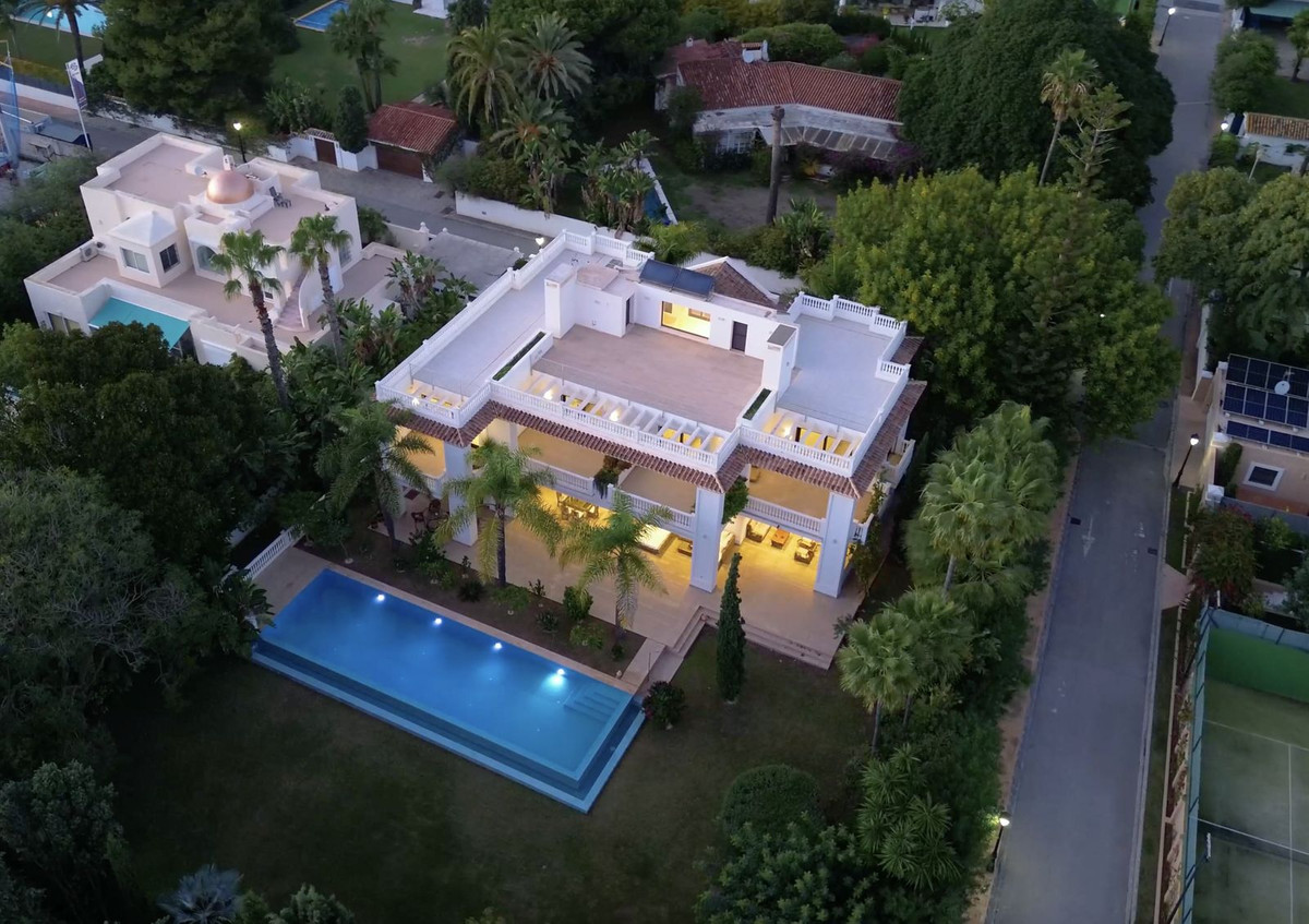 Huis te koop in Guadalmina Baja | 7 slaapkamers H5439553