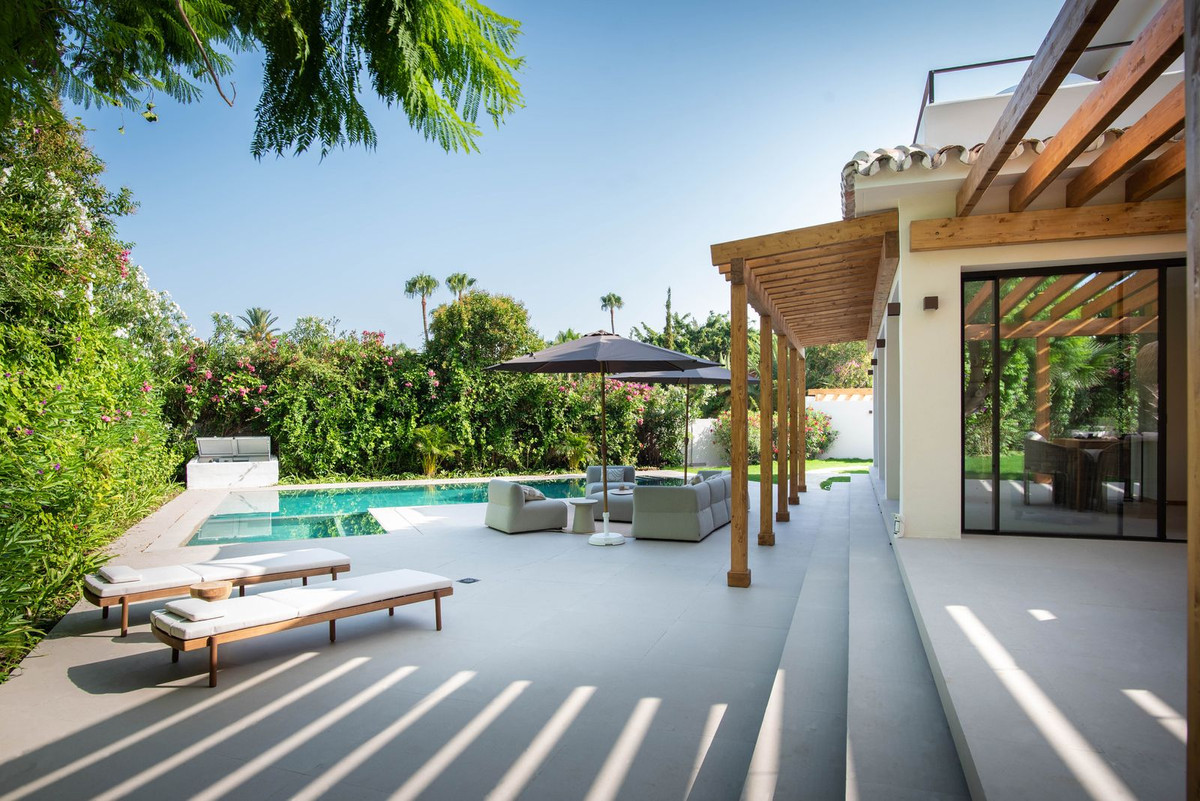 Huis te koop in Guadalmina Baja | 4 slaapkamers H5516842