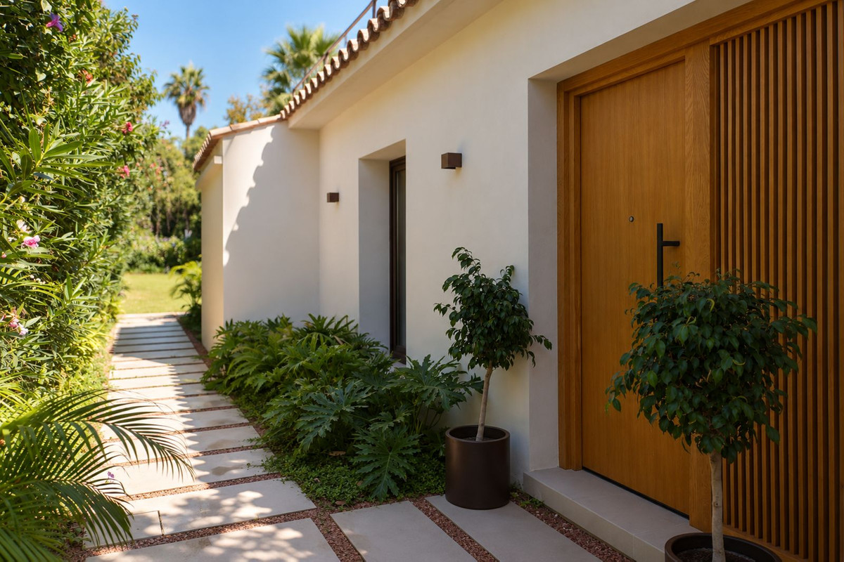Huis te koop in Guadalmina Baja | 4 slaapkamers H5516842
