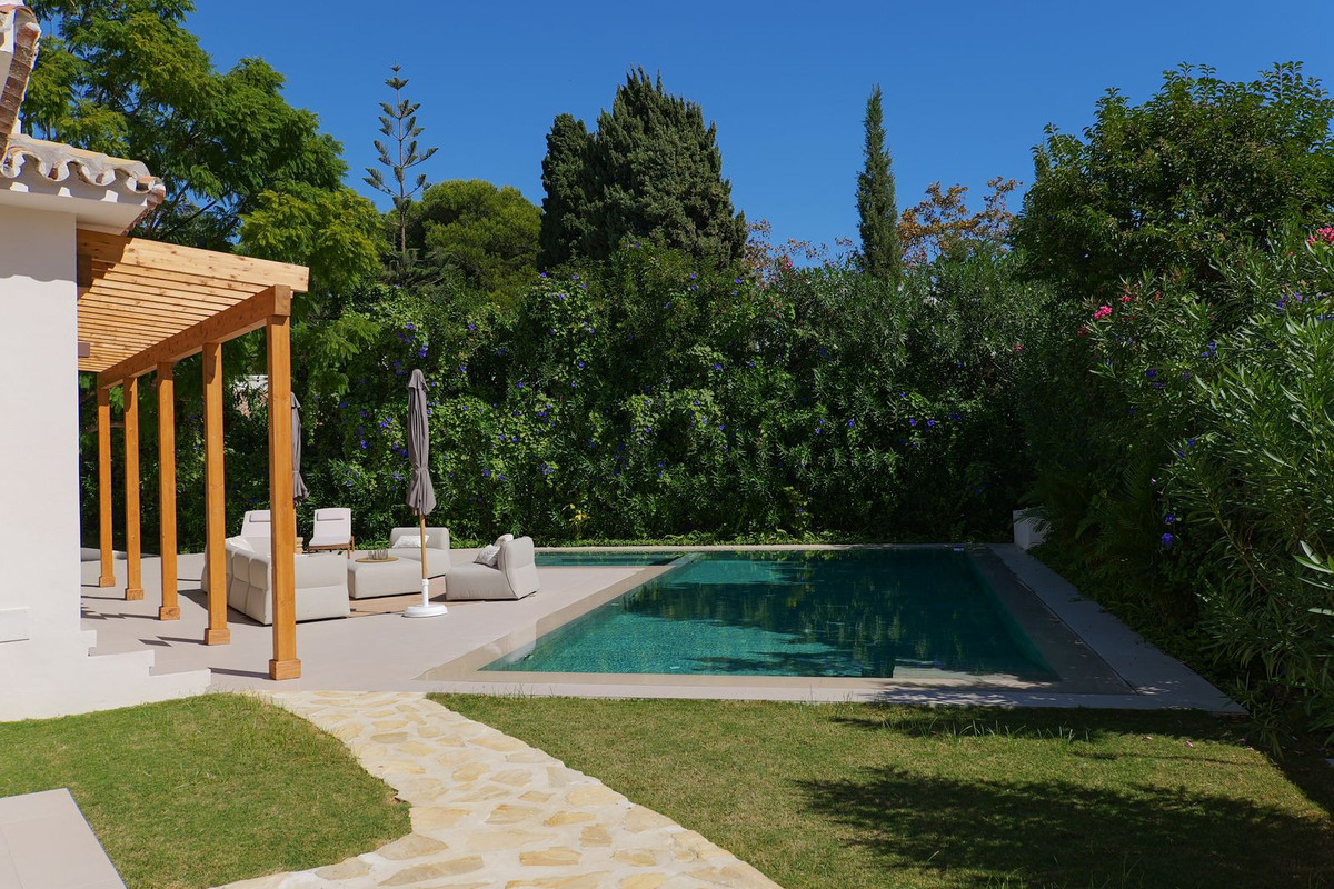 Huis te koop in Guadalmina Baja | 4 slaapkamers H5516842