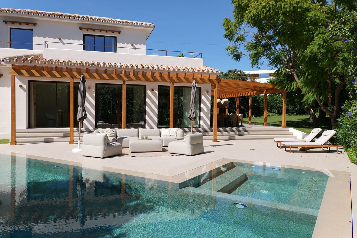 Huis te koop in Guadalmina Baja | 4 slaapkamers H5516842