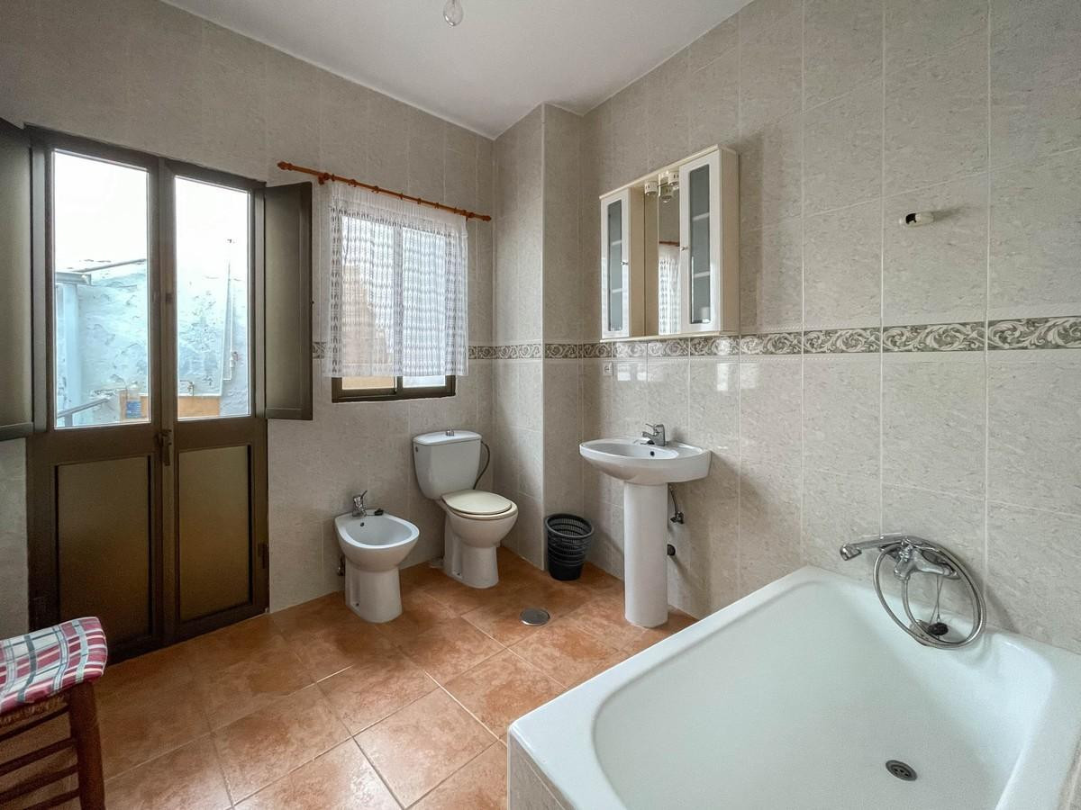 Geschakelde Woning te koop in Guaro | 4 slaapkamers H3845677