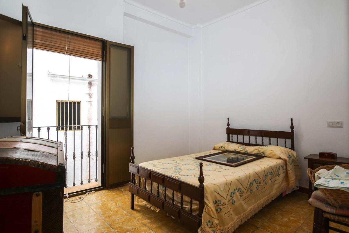 Geschakelde Woning te koop in Guaro | 4 slaapkamers H3845677