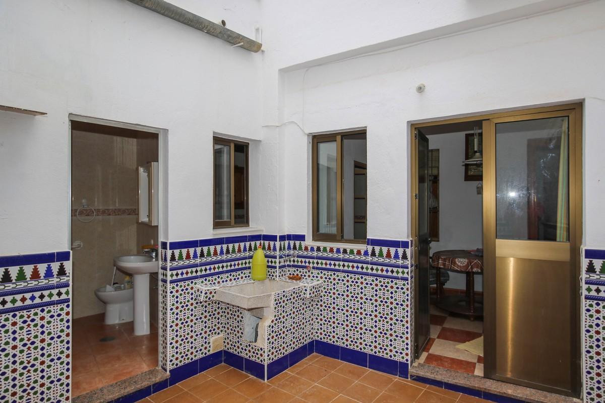 Geschakelde Woning te koop in Guaro | 4 slaapkamers H3845677
