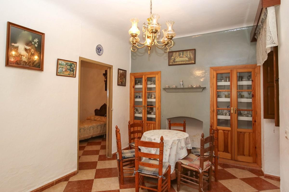 Geschakelde Woning te koop in Guaro | 4 slaapkamers H3845677