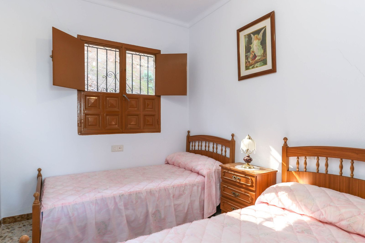 Finca - Cortijo in Guaro-11
