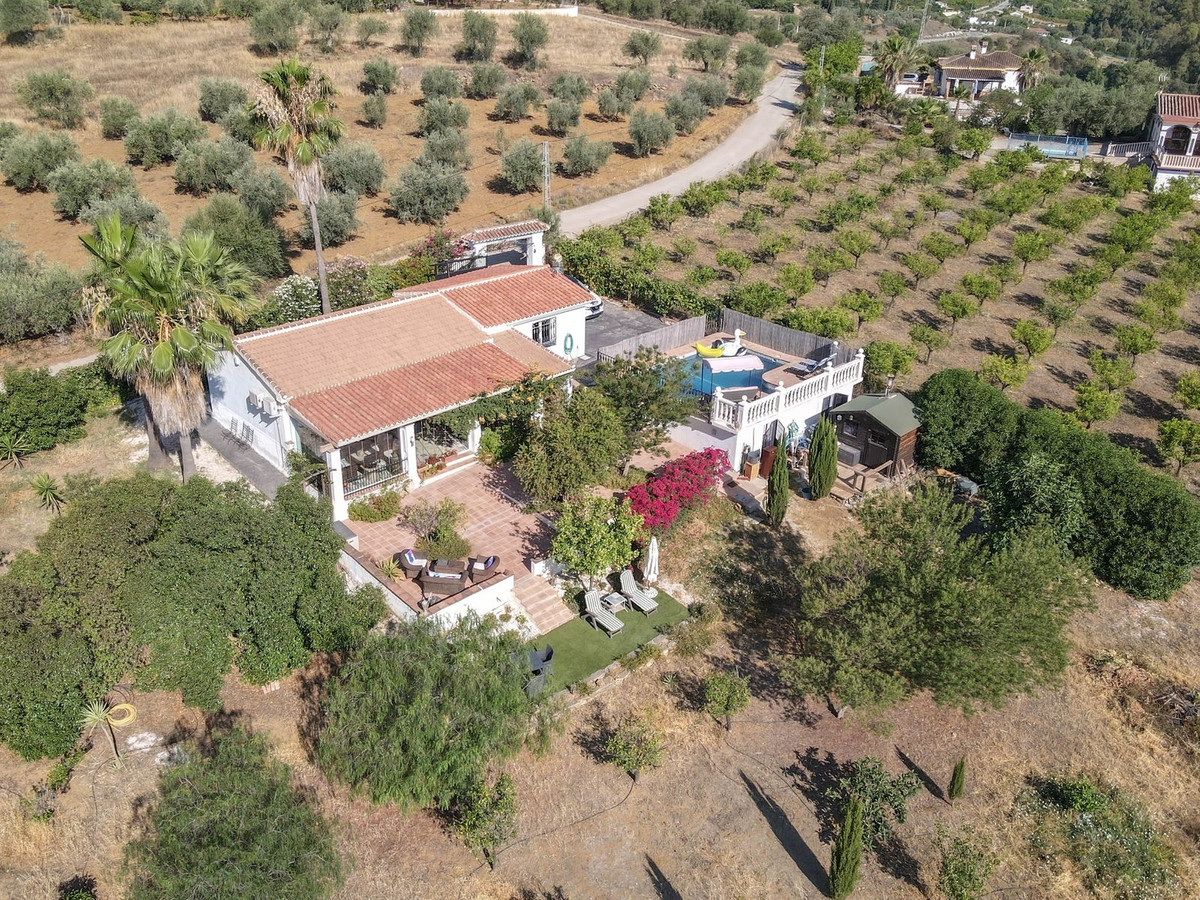 Vrijstaande Villa in Guaro-33