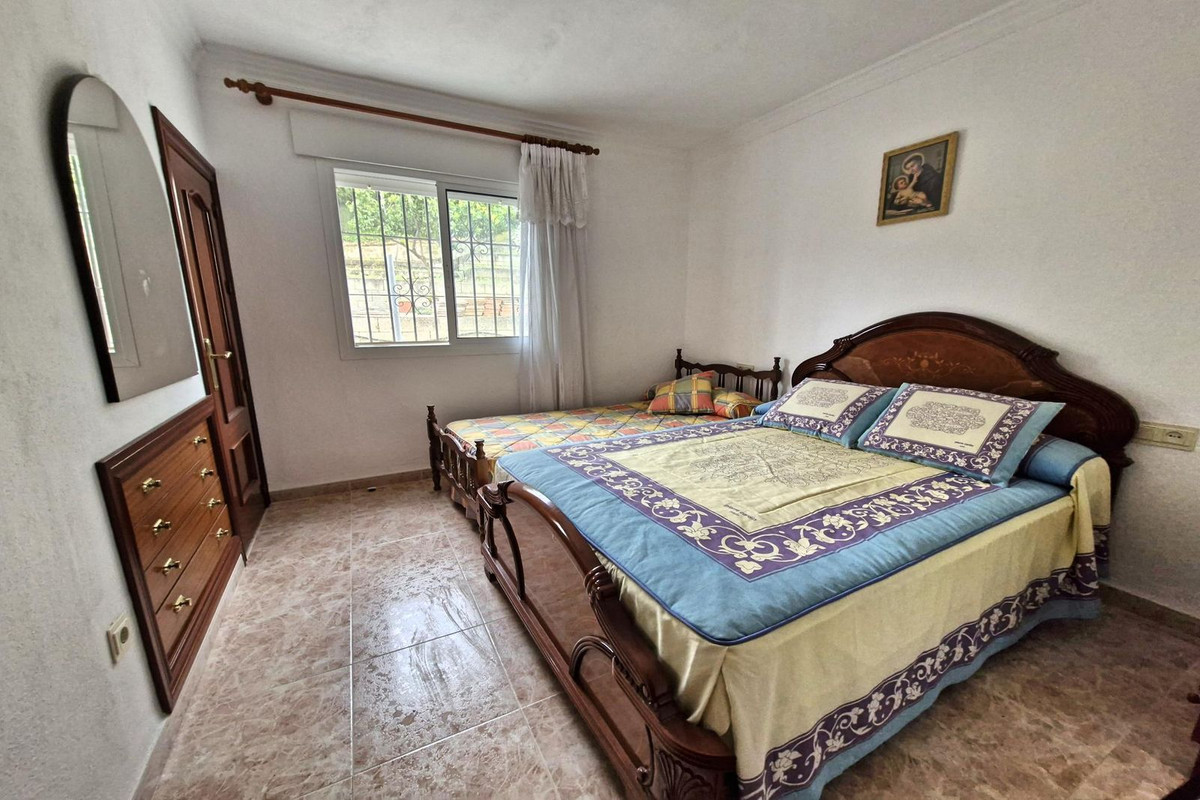 Geschakelde Woning in Guaro-14