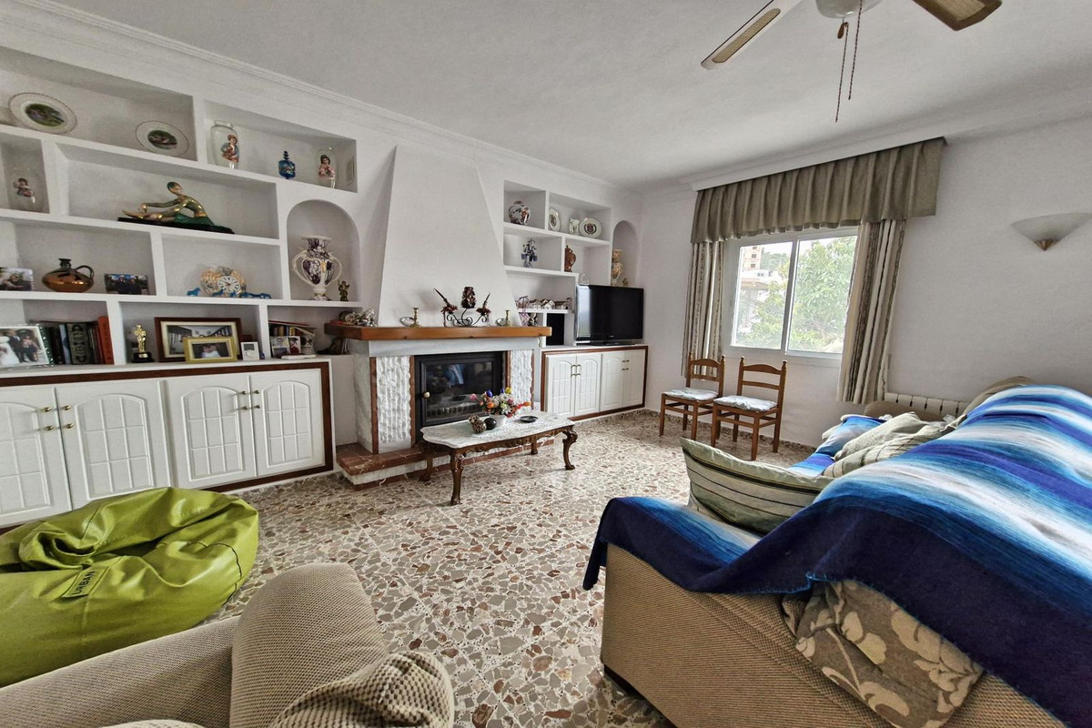 Geschakelde Woning in Guaro-21