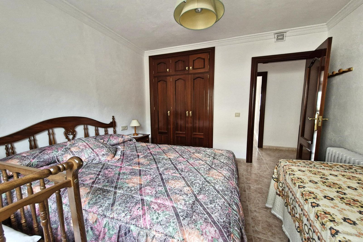 Geschakelde Woning in Guaro-23