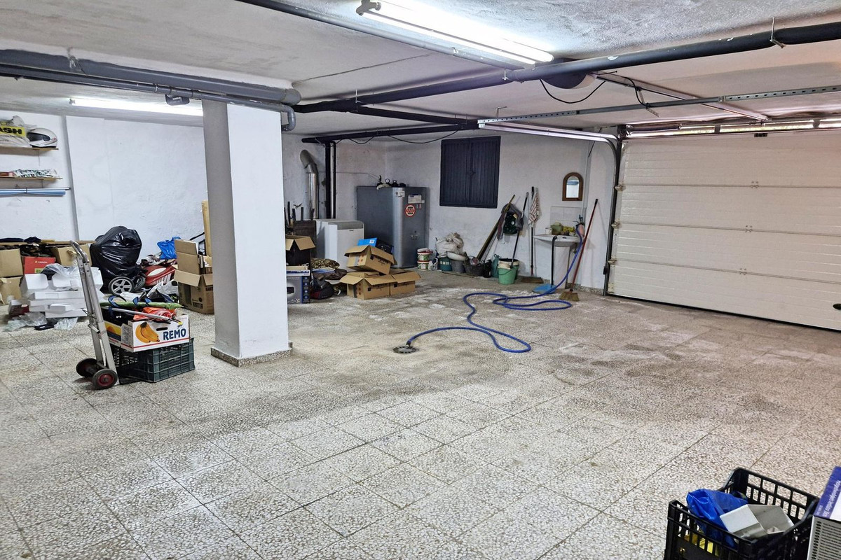 Geschakelde Woning in Guaro-32