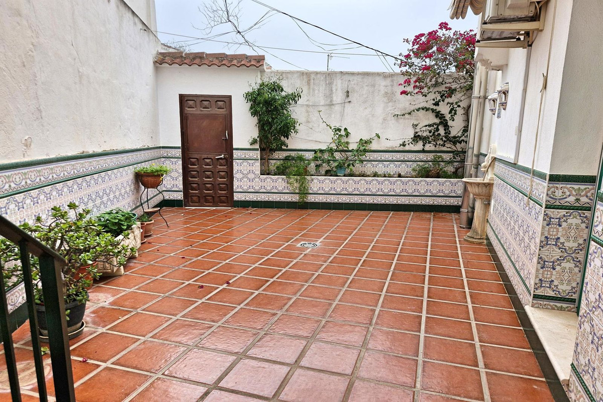 Geschakelde Woning in Guaro-4