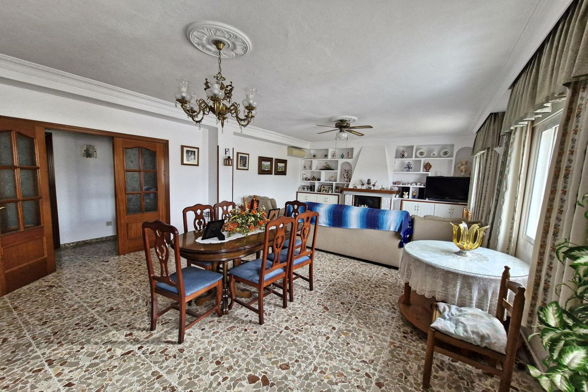 Geschakelde Woning in Guaro-6