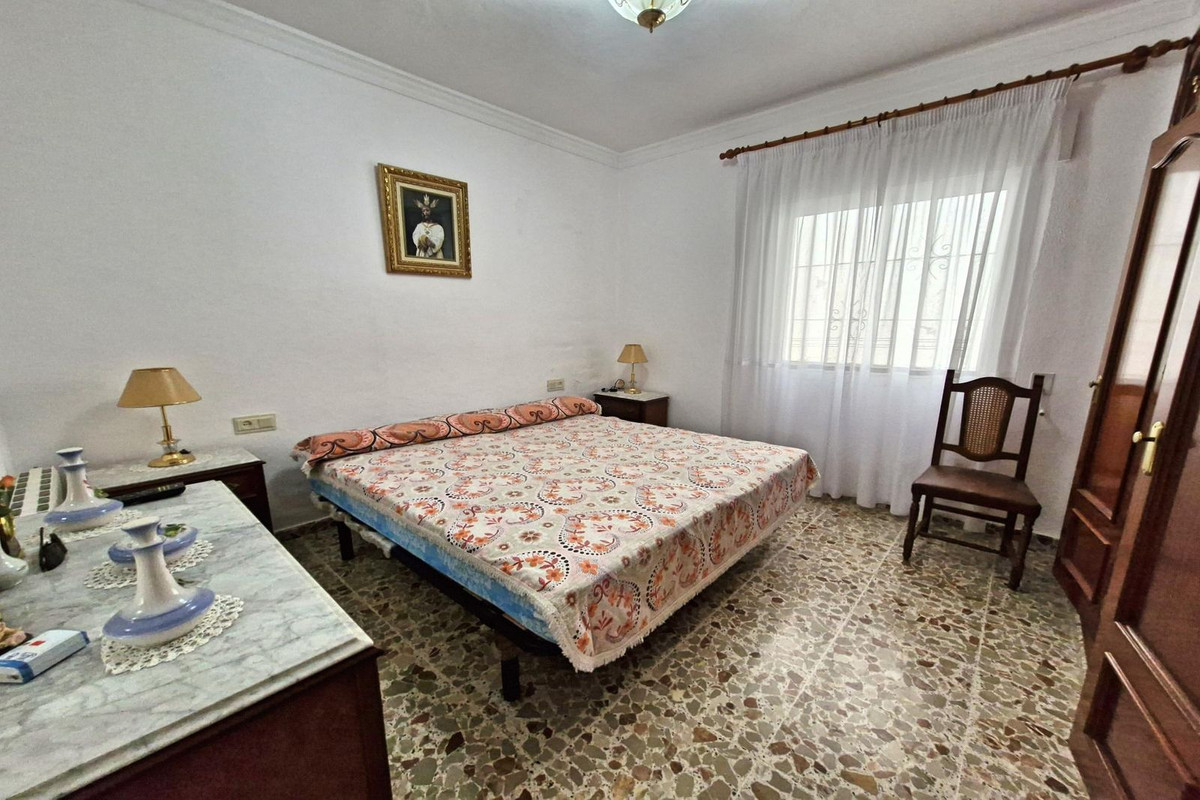 Geschakelde Woning in Guaro-8