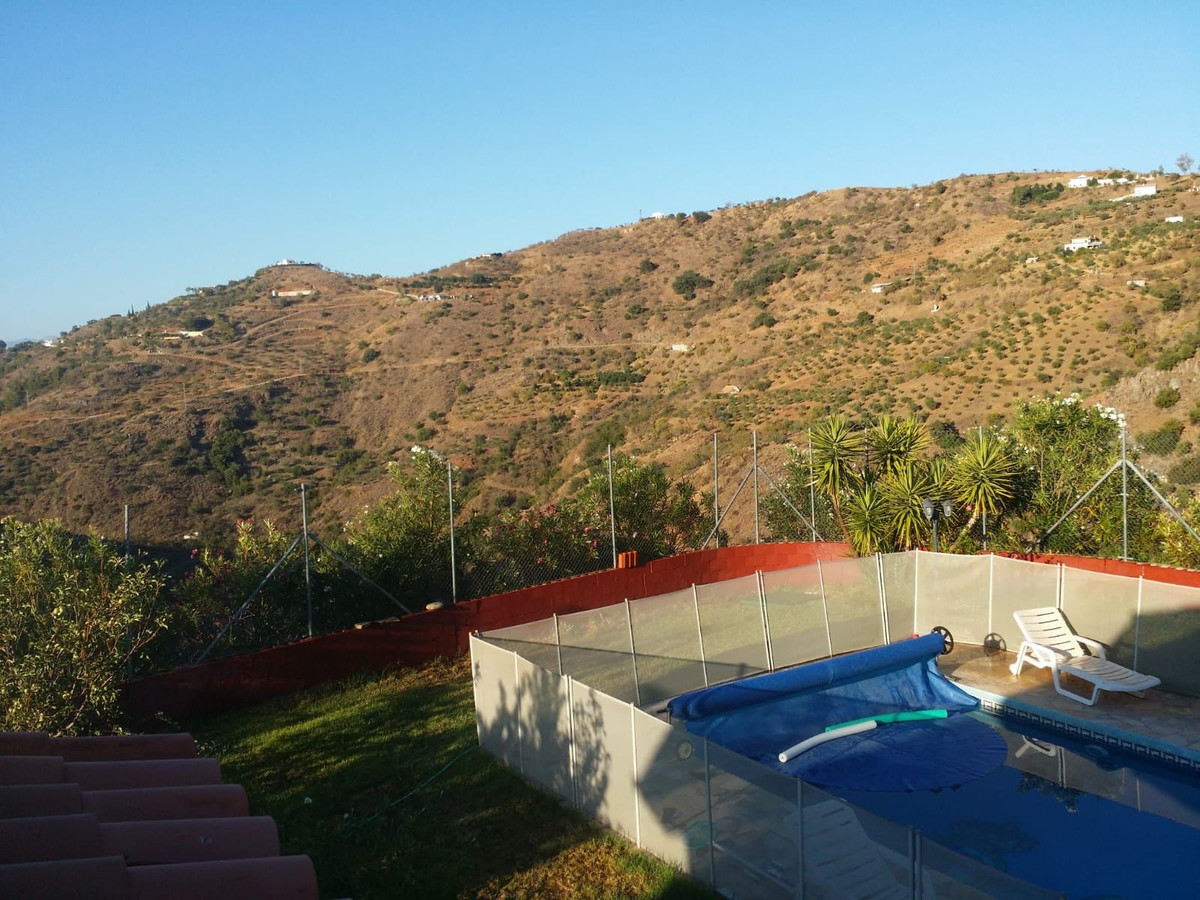 Finca - Cortijo te koop in Guaro | 5 slaapkamers H5044507