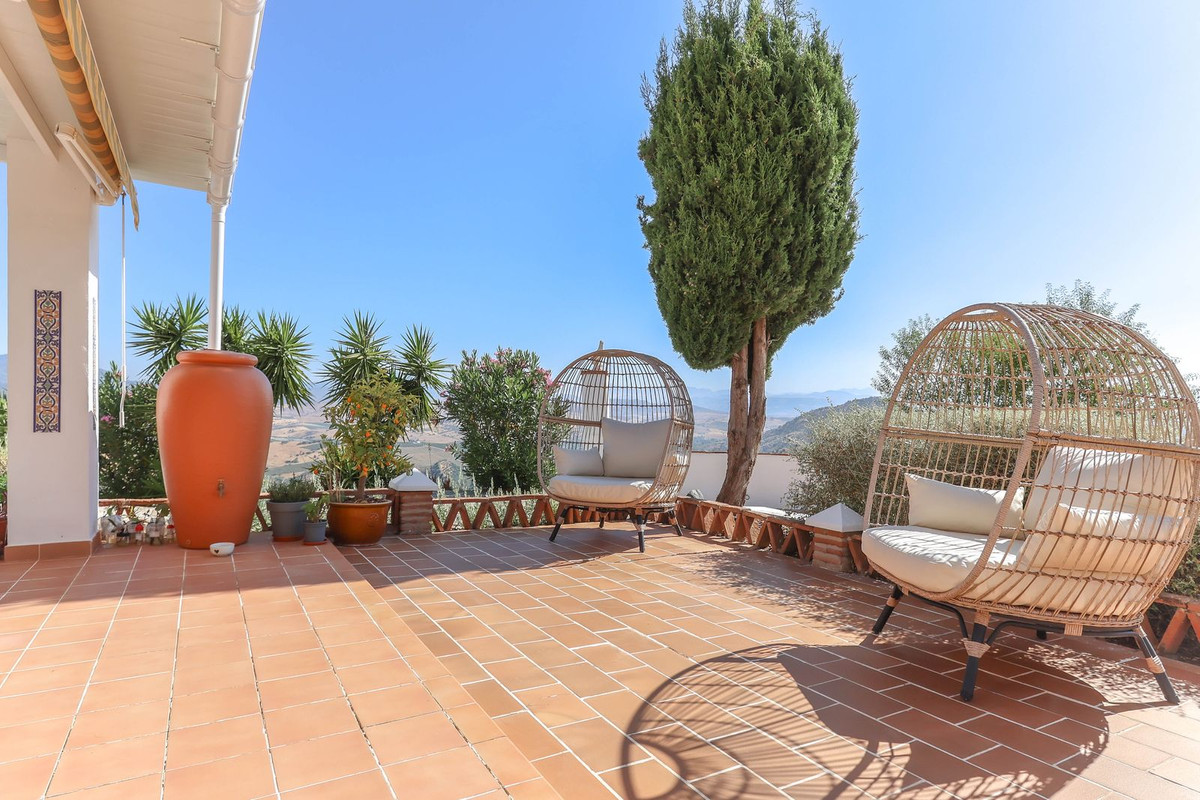 Vrijstaande Villa te koop in Guaro | 3 slaapkamers H5079136