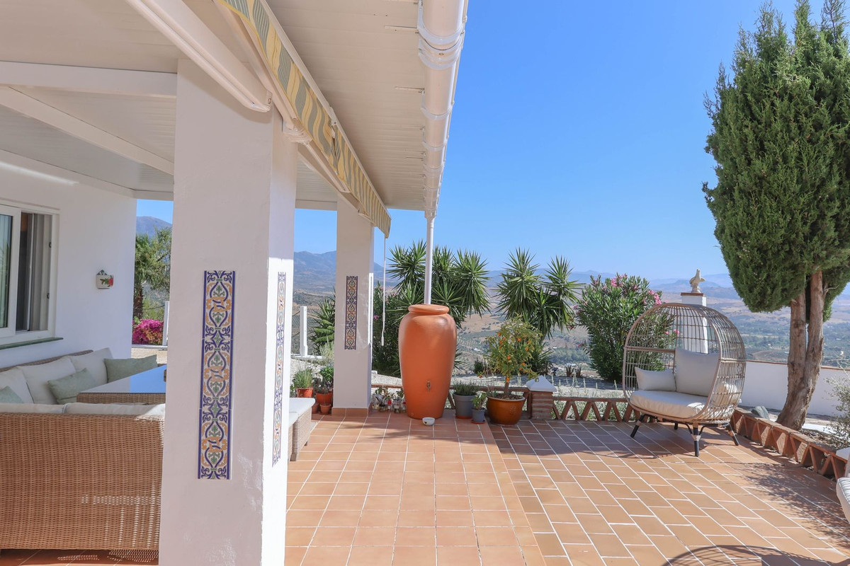 Vrijstaande Villa te koop in Guaro | 3 slaapkamers H5079136