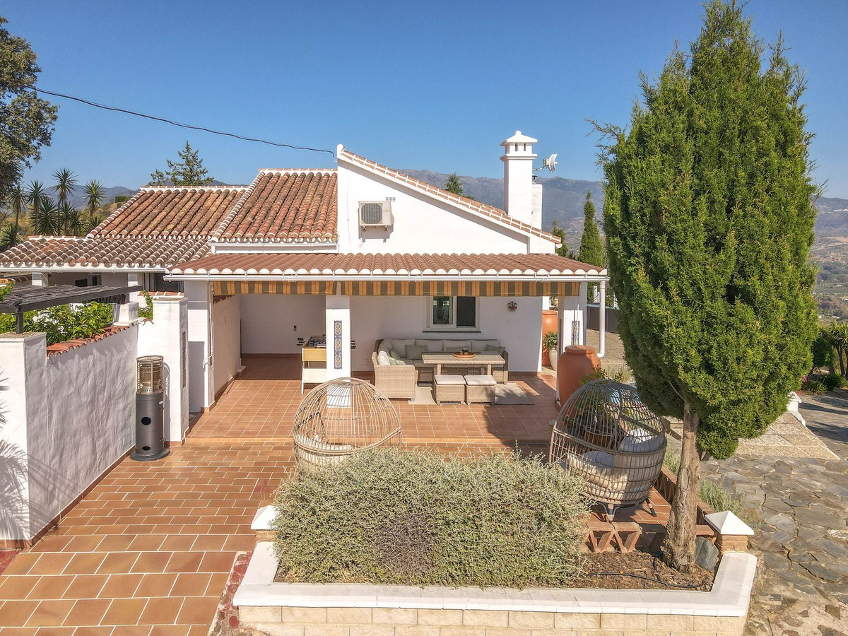 Vrijstaande Villa te koop in Guaro | 3 slaapkamers H5079136