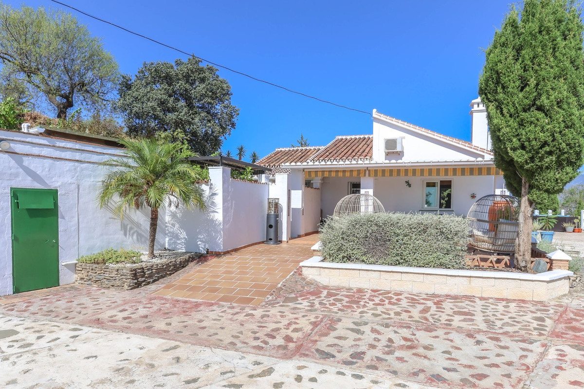 Vrijstaande Villa te koop in Guaro | 3 slaapkamers H5079136