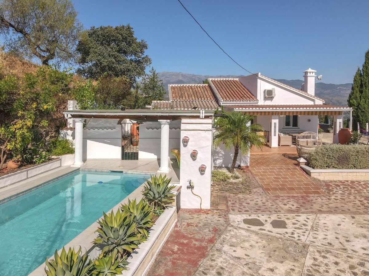 Vrijstaande Villa te koop in Guaro | 3 slaapkamers H5079136