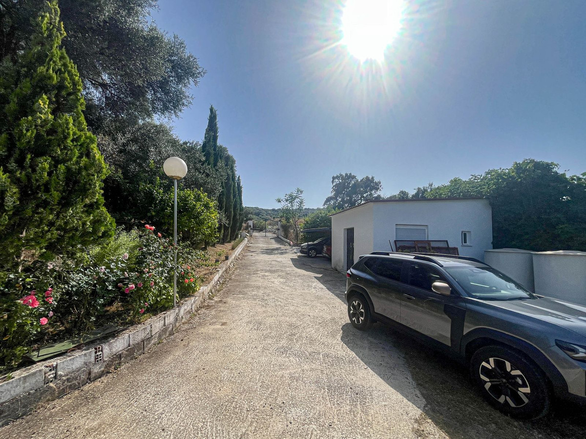Finca - Cortijo te koop in Guaro | 4 slaapkamers H5110768