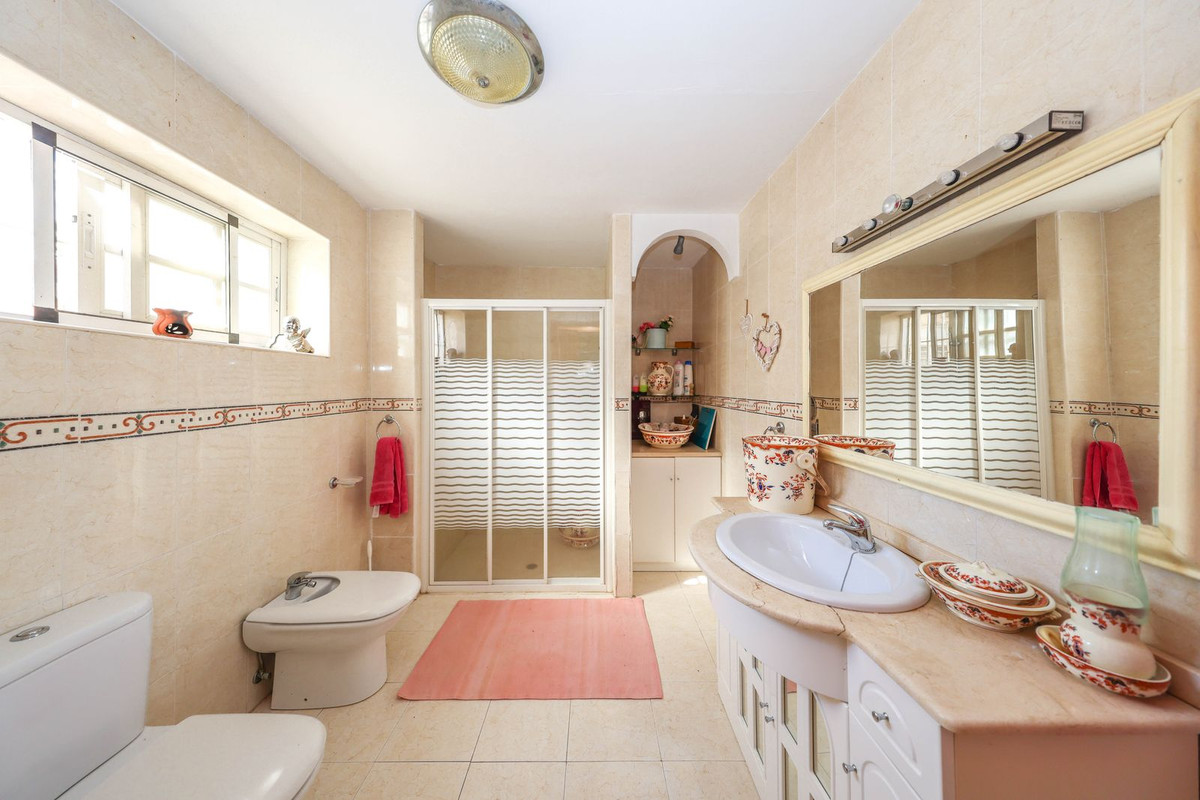 Vrijstaande Villa te koop in Guaro | 3 slaapkamers H5212294