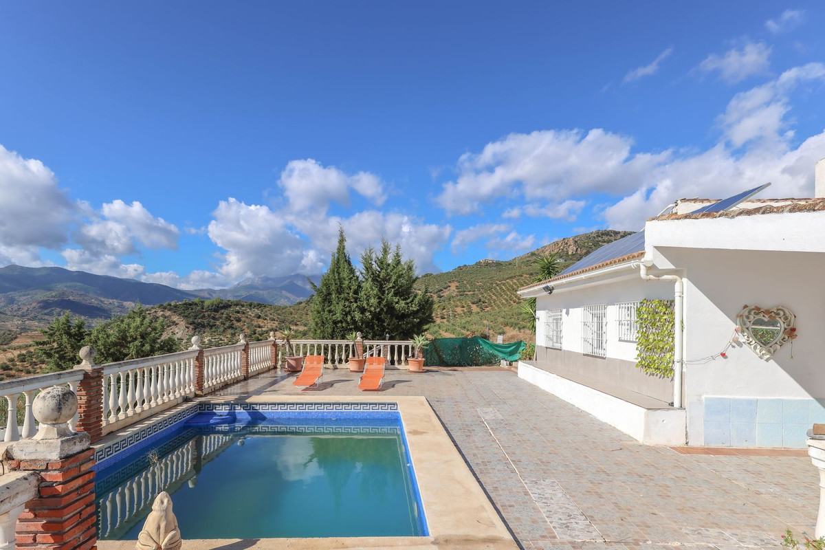 Vrijstaande Villa te koop in Guaro | 3 slaapkamers H5212294