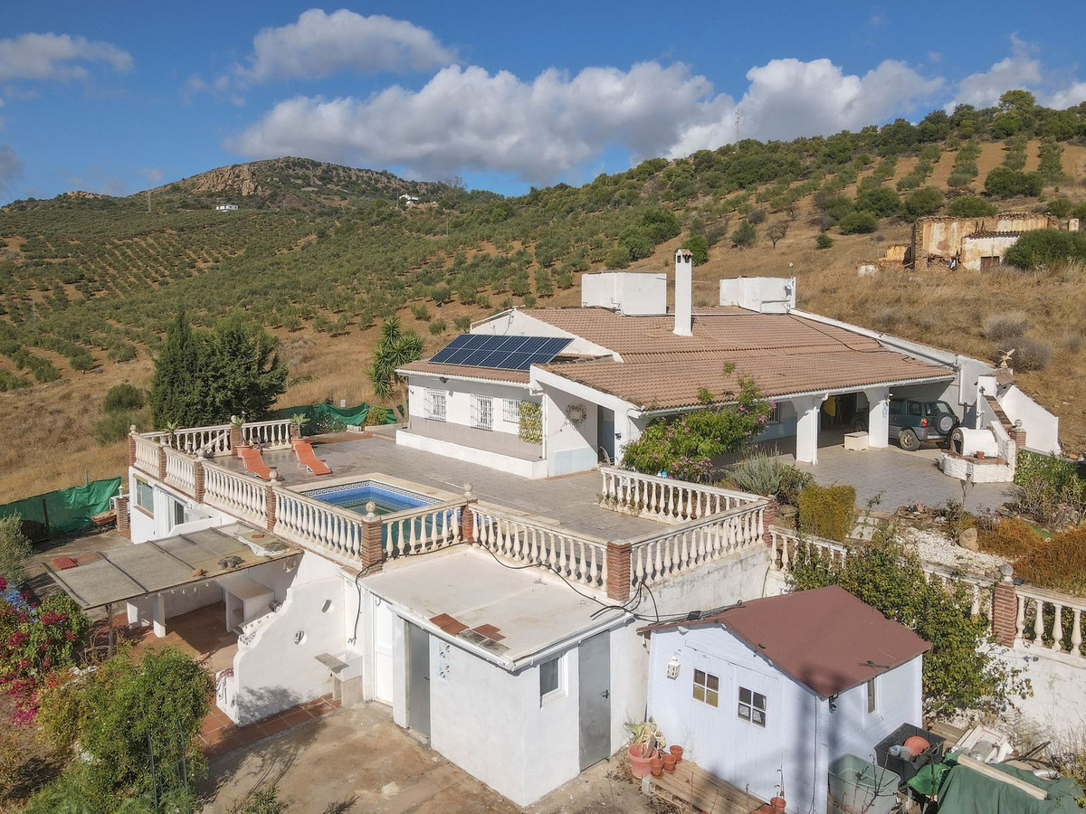 Vrijstaande Villa te koop in Guaro | 3 slaapkamers H5212294