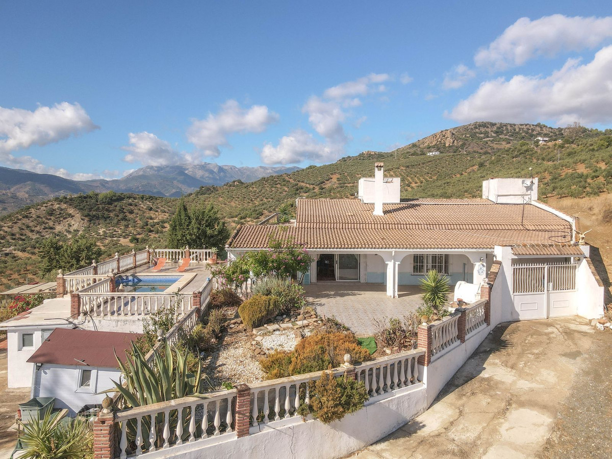 Vrijstaande Villa te koop in Guaro | 3 slaapkamers H5212294