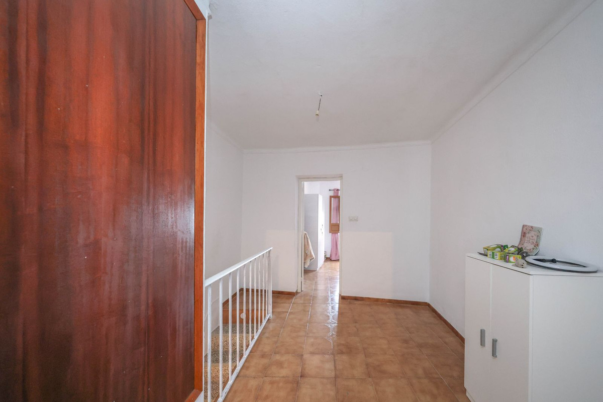 Geschakelde Woning te koop in Guaro | 4 slaapkamers H5229598