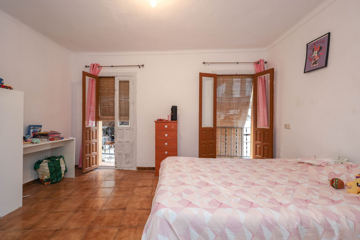 Geschakelde Woning te koop in Guaro | 4 slaapkamers H5229598