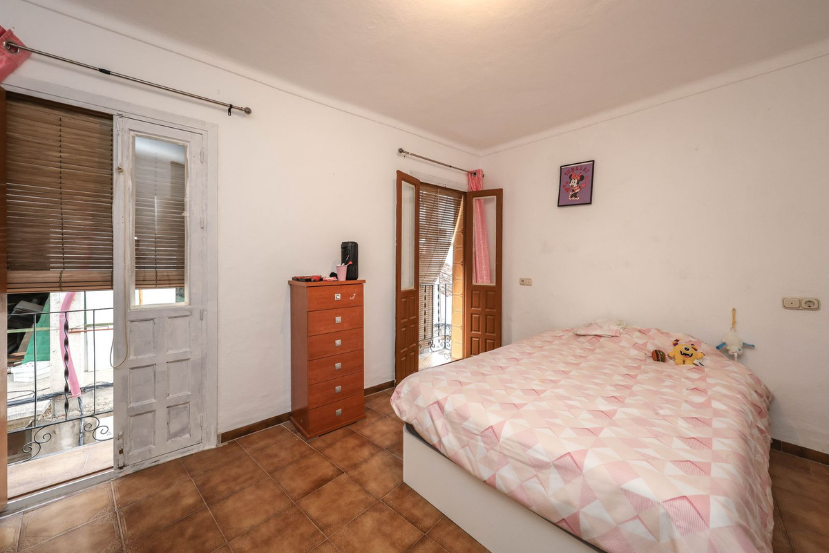 Geschakelde Woning te koop in Guaro | 4 slaapkamers H5229598